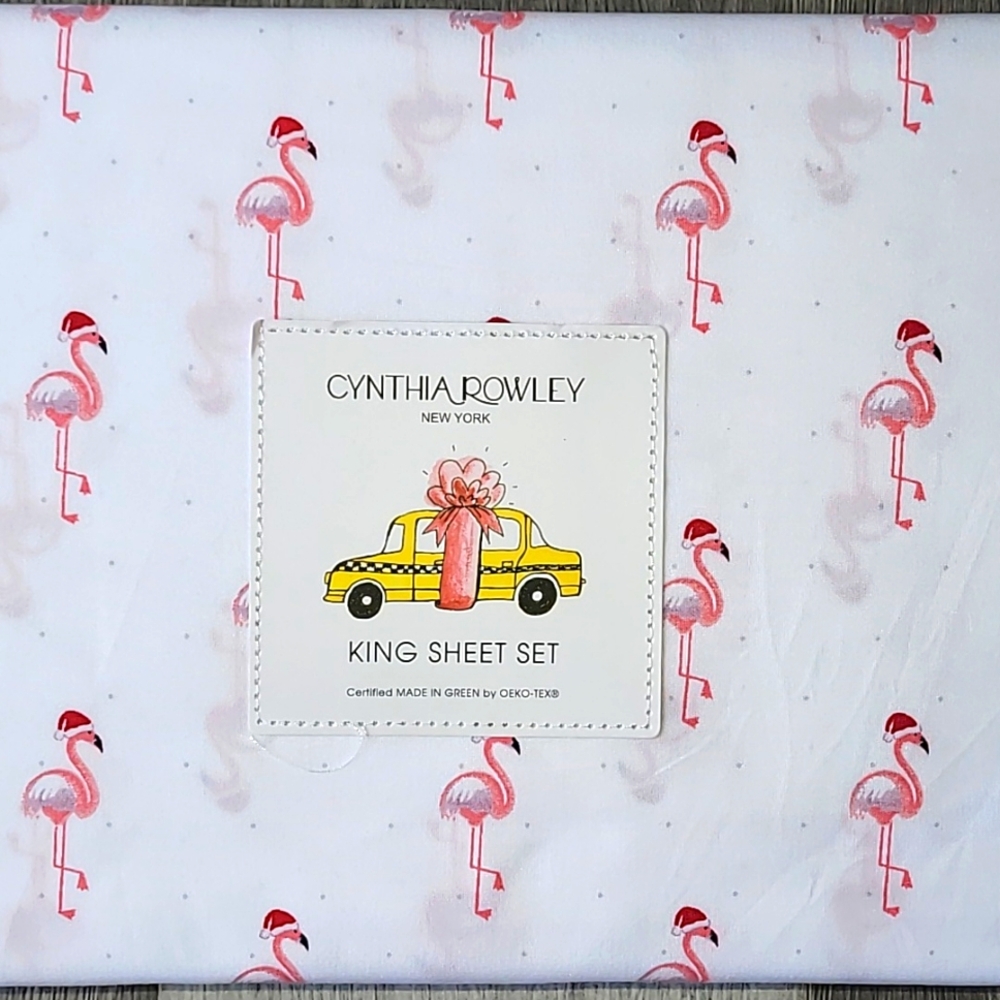 ☃️NWT☃️ Cynthia Rowley Christmas Flamingo & Santa Hat King Sheet Set - Picture 2 of 4